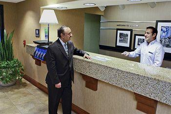 Hampton By Hilton South - I-35 & Ben White Hotel