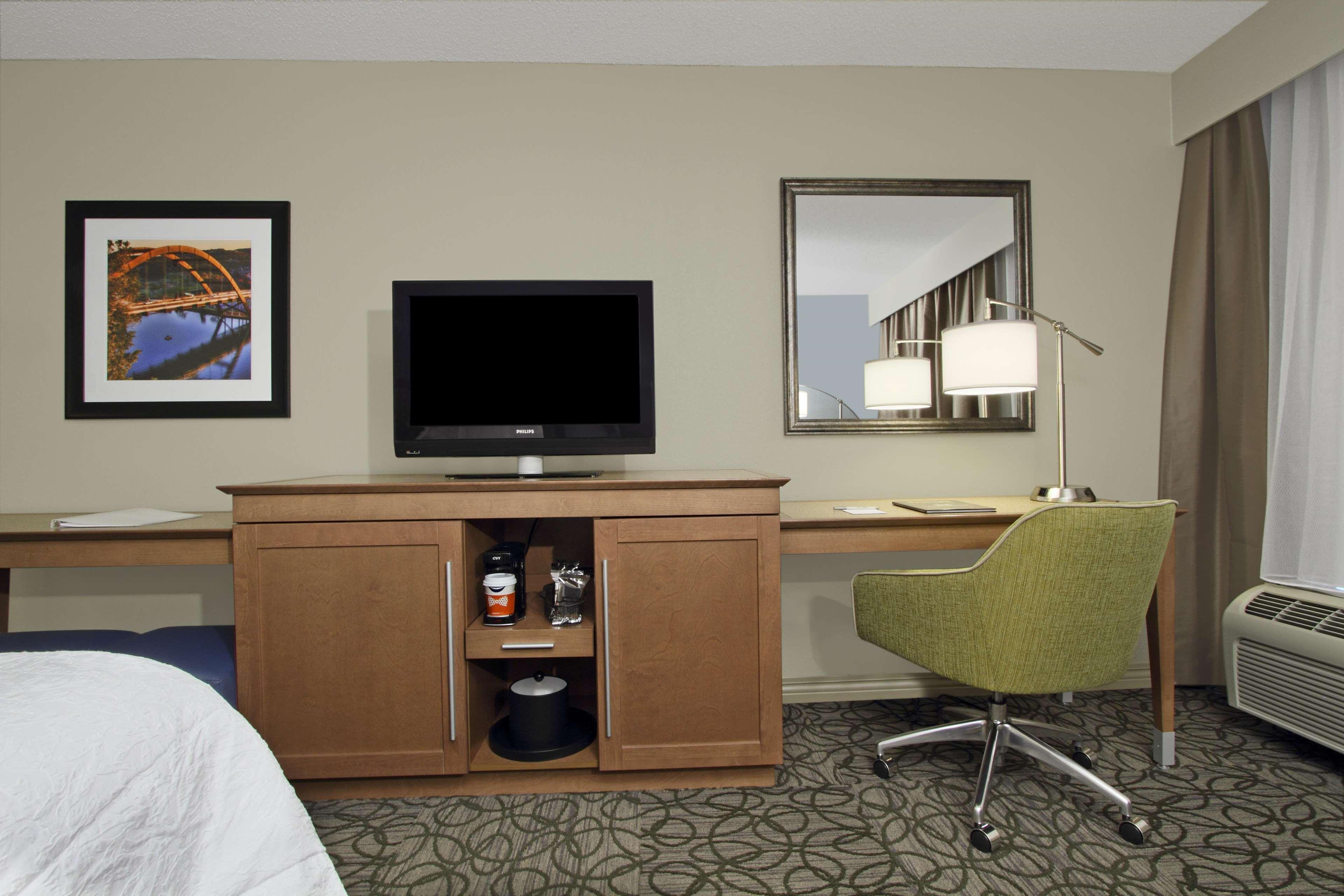 Hampton By Hilton South - I-35 & Ben White