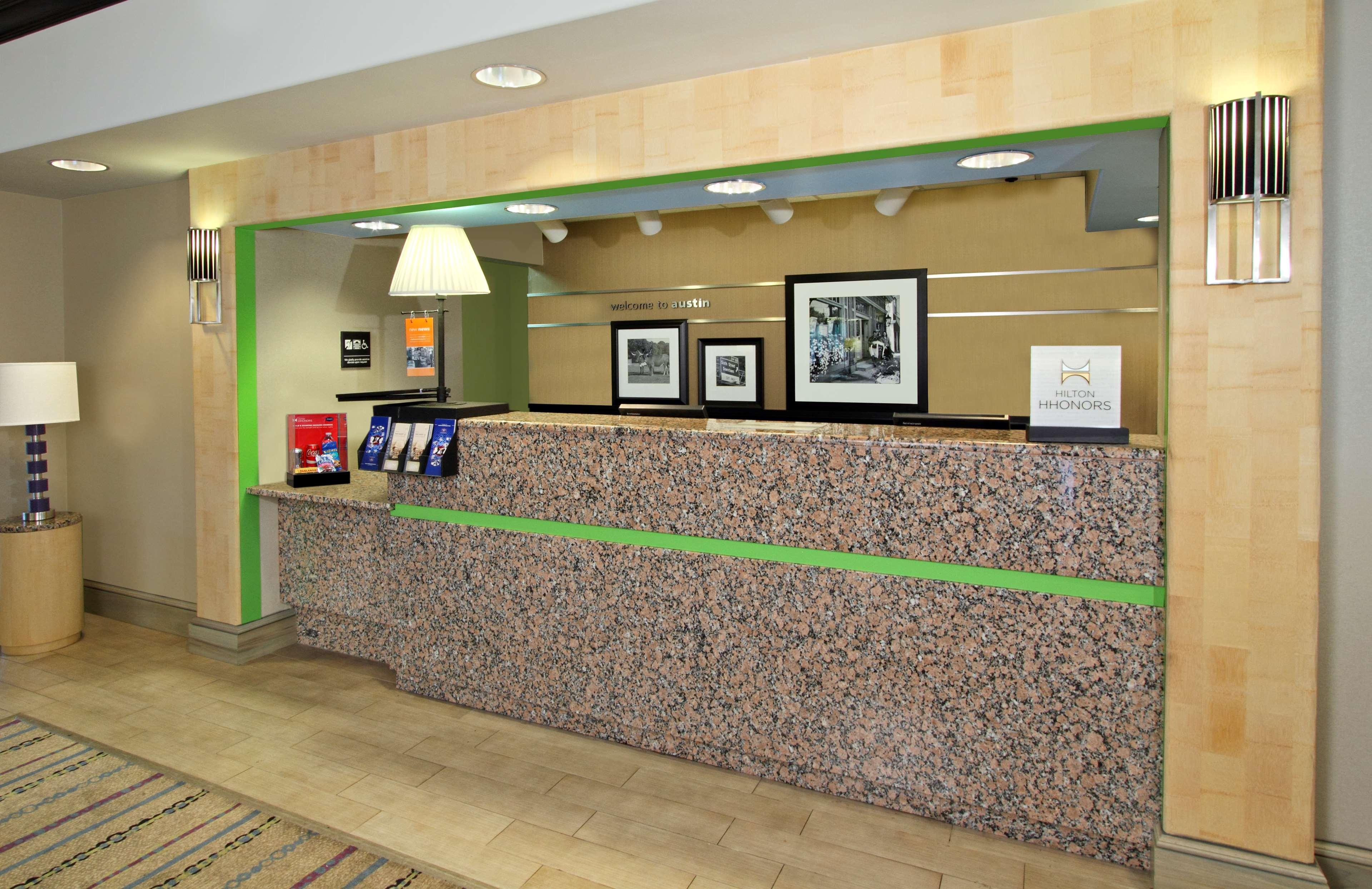 Hotel Hampton By Hilton South - I-35 & Ben White 3*