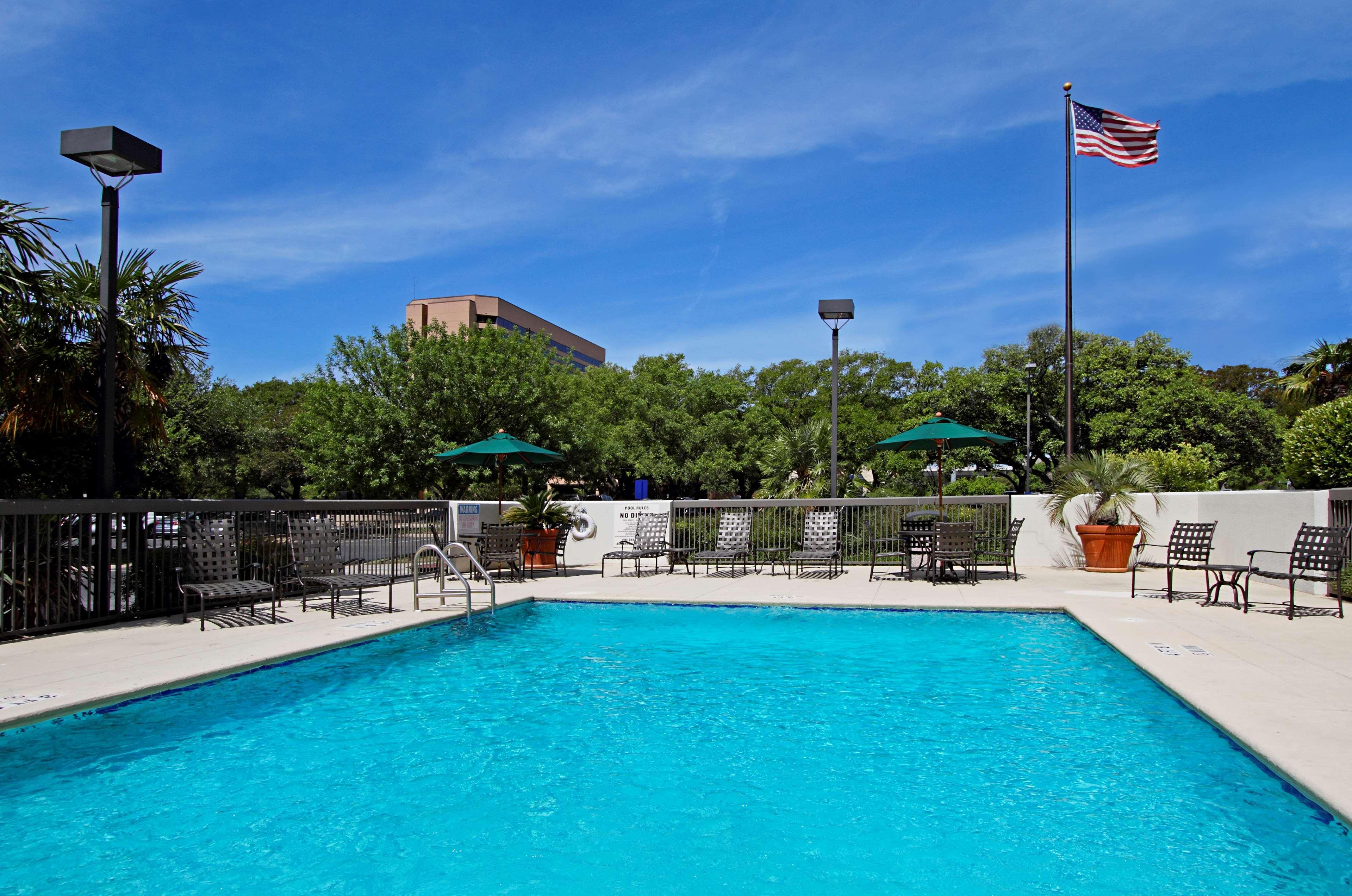 Hampton By Hilton South - I-35 & Ben White Hotel