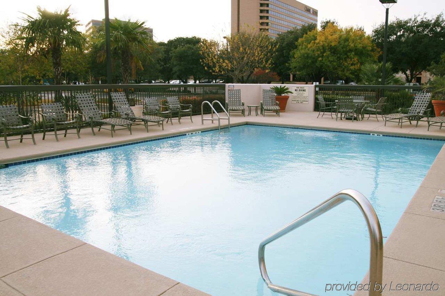Hampton By Hilton South - I-35 & Ben White Hotel