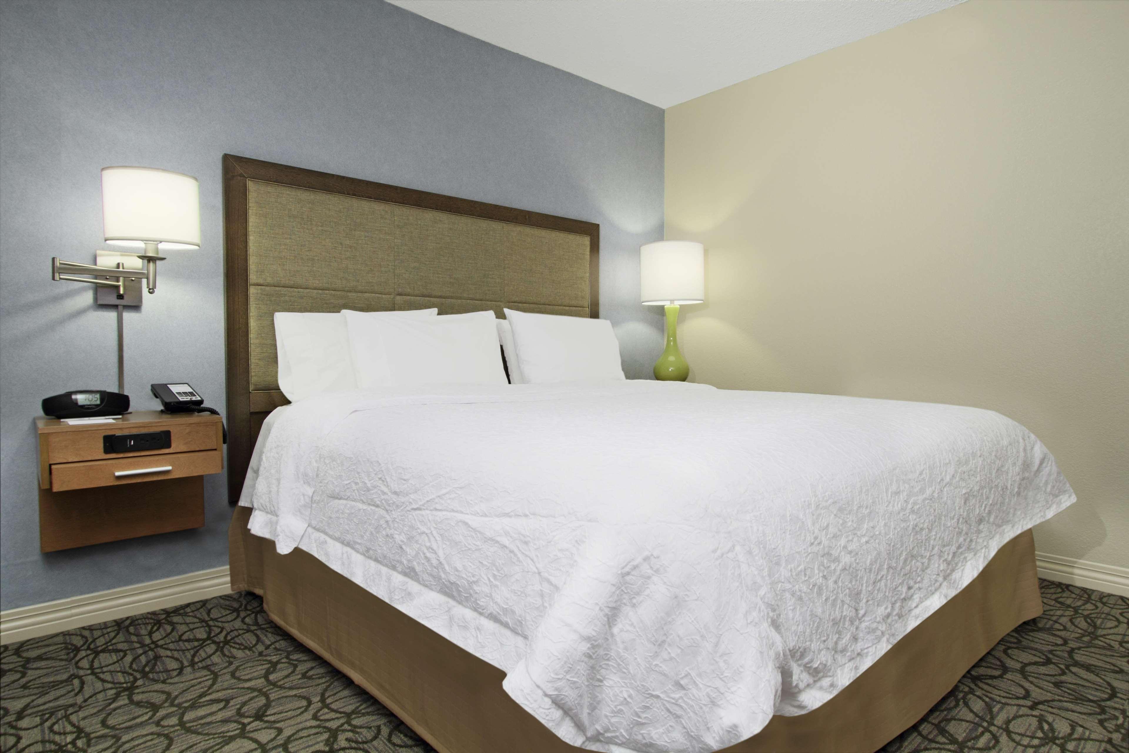 Hampton By Hilton South - I-35 & Ben White Hotel