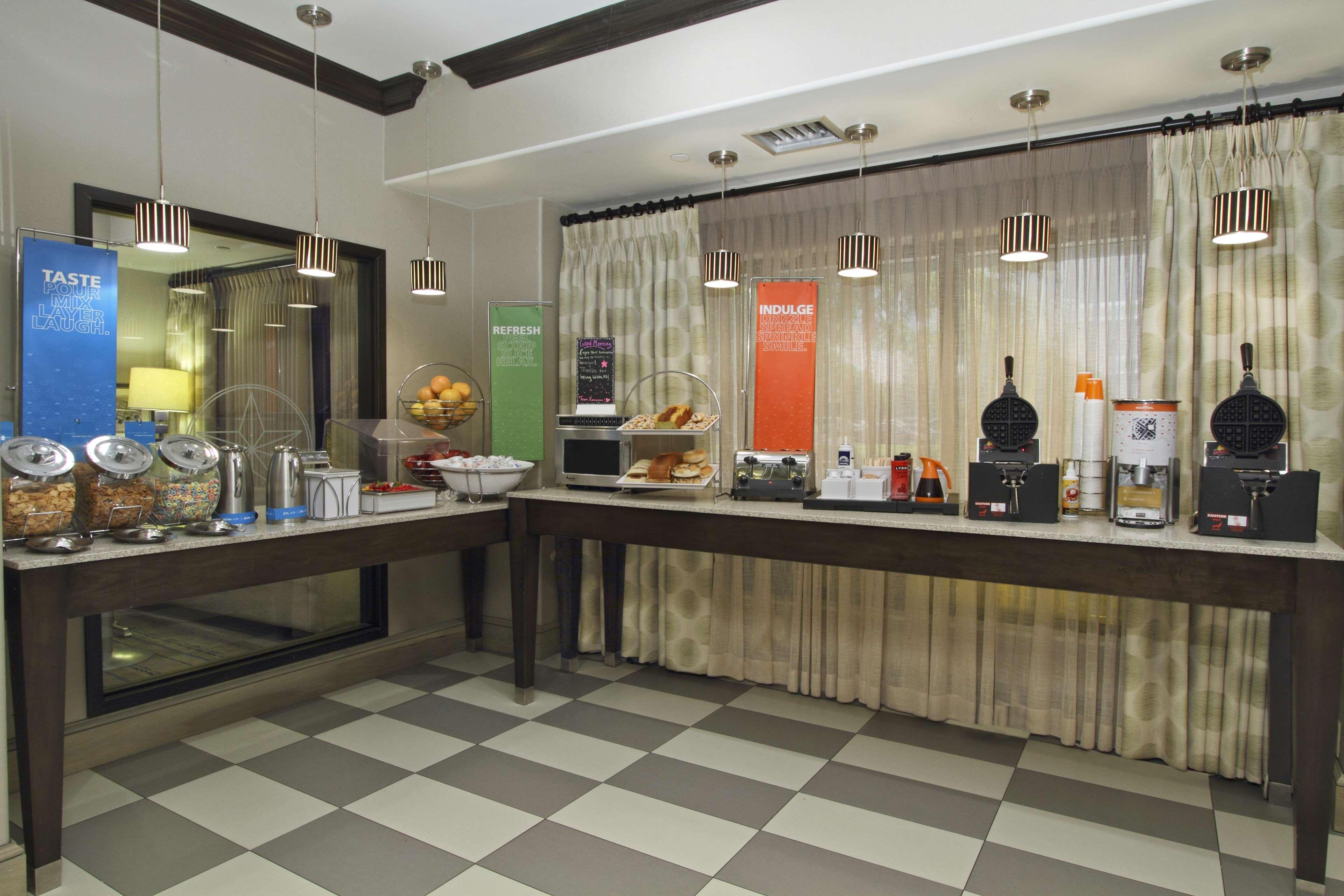 Hampton By Hilton South - I-35 & Ben White 3*